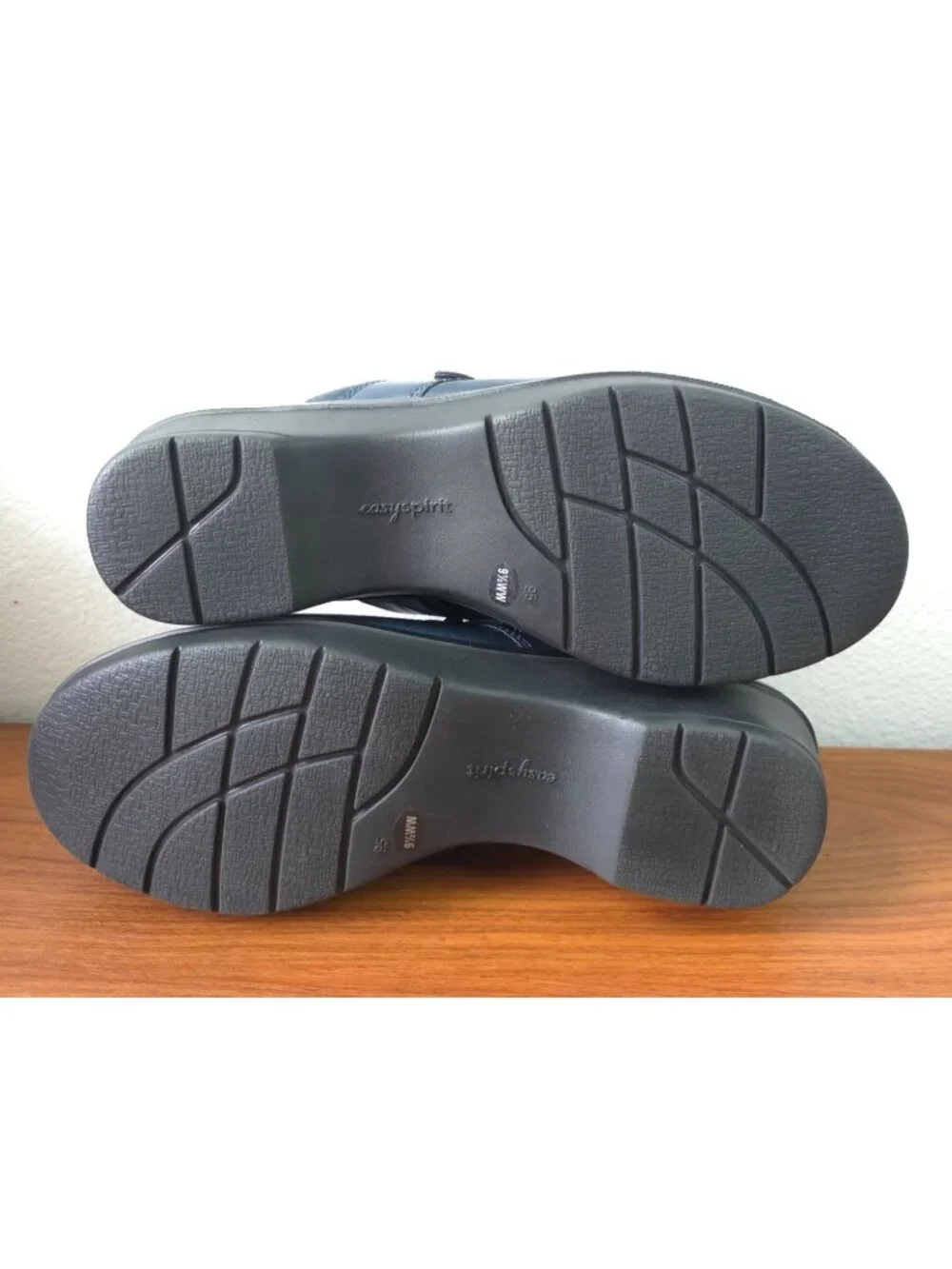 Easy Spirit PINE Navy Blue Leather Buckle Slip-On Clogs Mules Womens Sz 9.5 WW - Picture 6 of 8